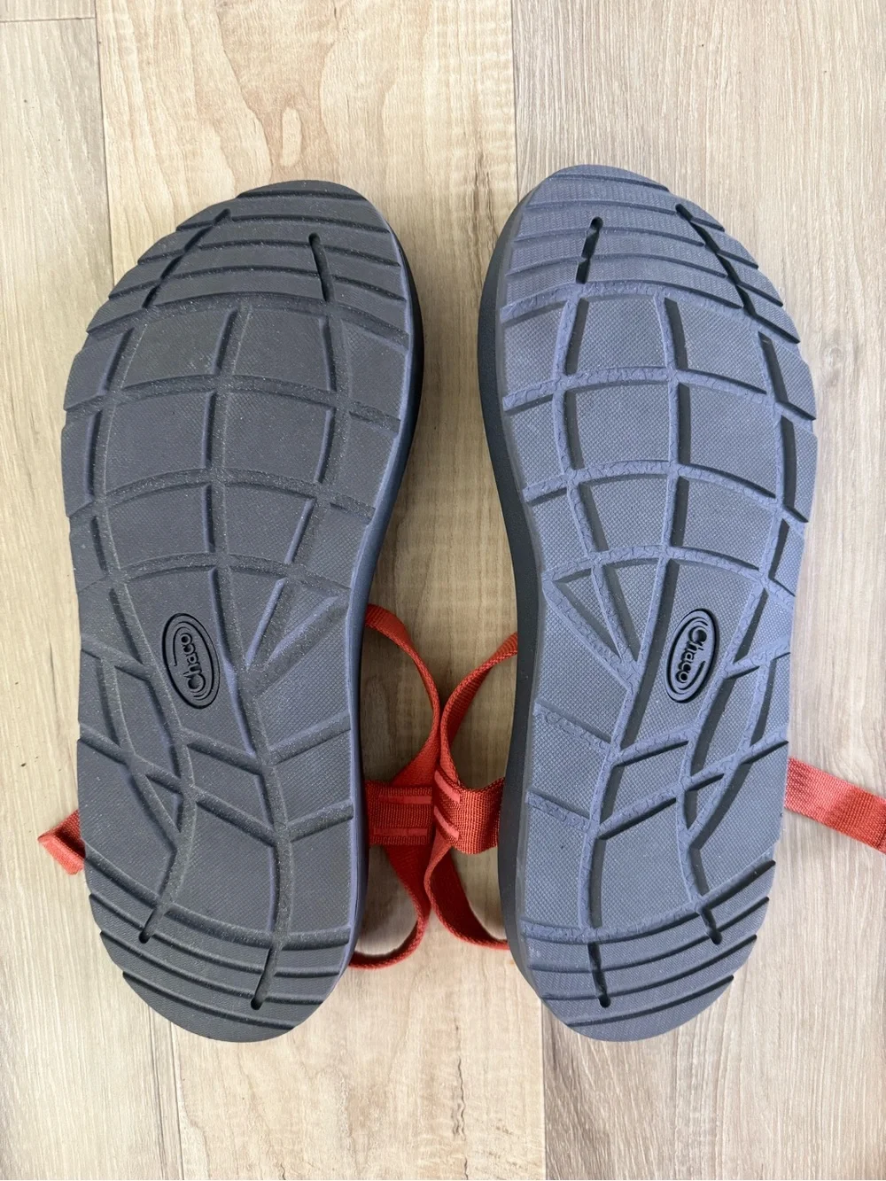 Chaco Men’s Black Sandals with Dark Peach Colored Straps LIKE NEW